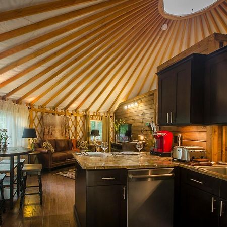 Spring Ridge Luxury Yurt - Creekside Glamping With Private Hot Tub Villa Topton Dış mekan fotoğraf