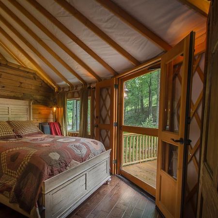 Spring Ridge Luxury Yurt - Creekside Glamping With Private Hot Tub Villa Topton Dış mekan fotoğraf