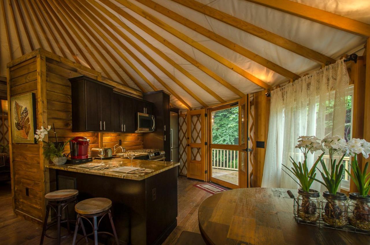 Spring Ridge Luxury Yurt - Creekside Glamping With Private Hot Tub Villa Topton Dış mekan fotoğraf